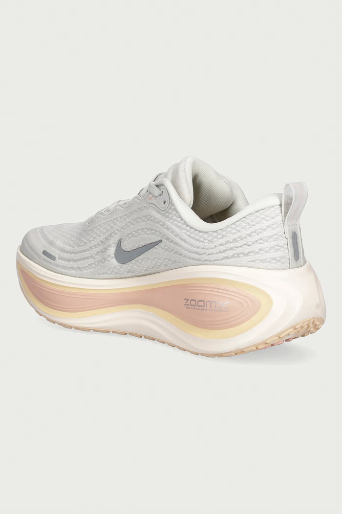 Obuwie Nike buty do biegania damskie Vomero Plus HV8154.012 beżowy