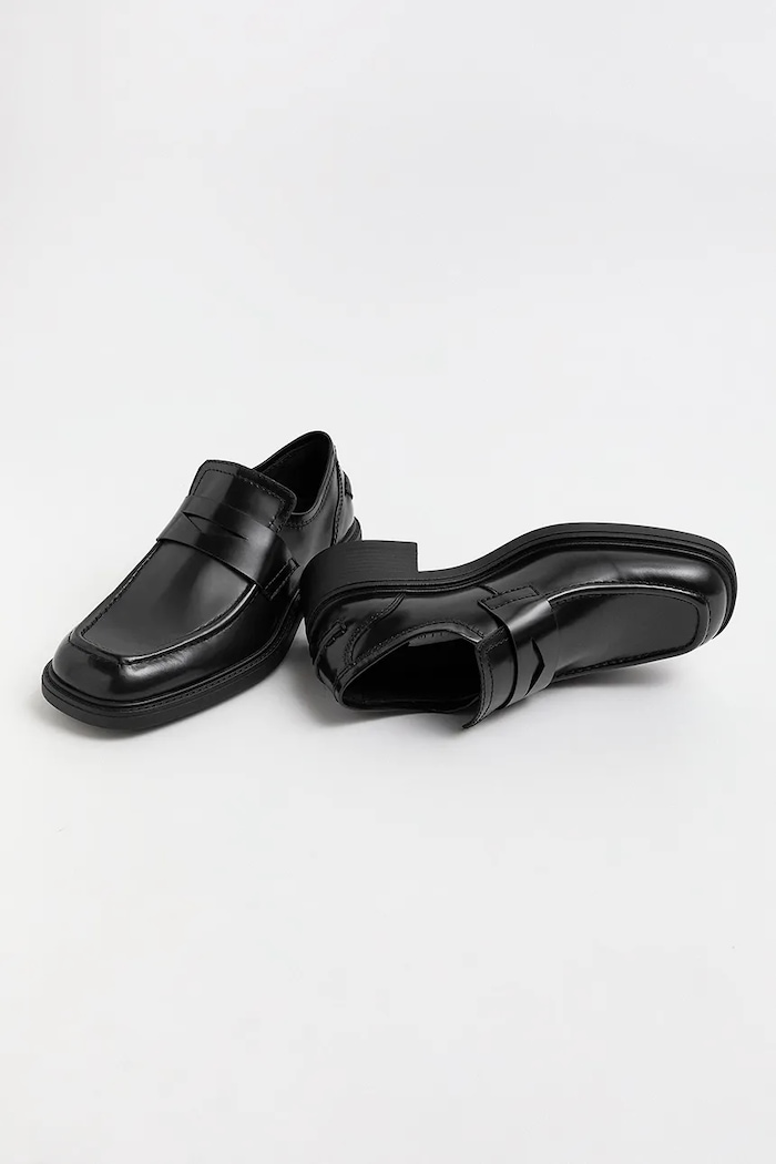 Miista Amelia loafersy skórzane czarny E8.4342