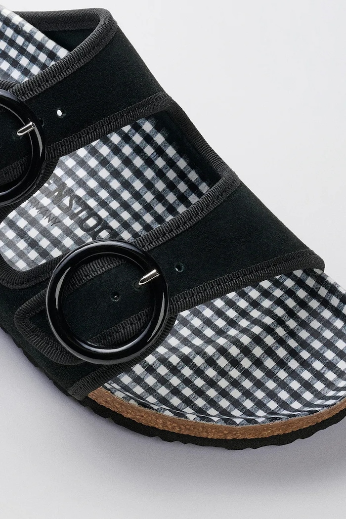 Birkenstock 1774 x Repetto Arizona Round Buckle NL klapki damskie zamszowe czarny 1033083