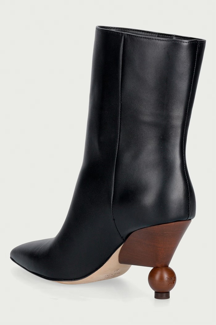 Obuwie Weekend Max Mara Botki damskie skórzane 2625796095600.BLACK czarny