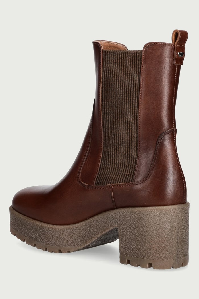 Obuwie Weekend Max Mara Botki na słupku damskie skórzane 2625796055600.BROWN brązowy