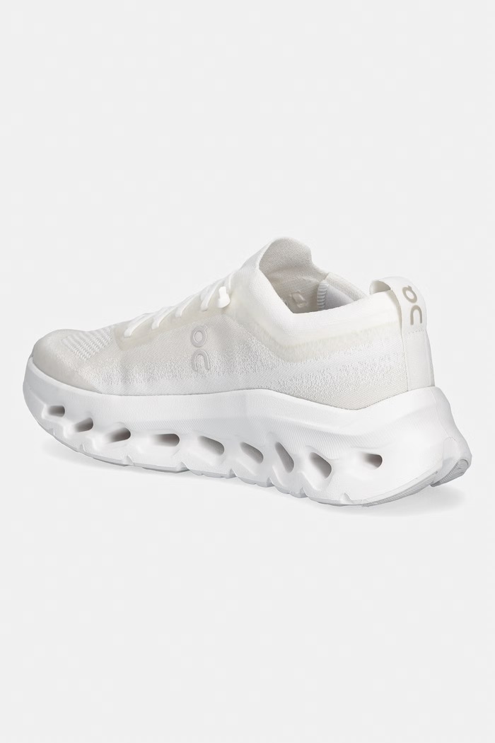 Obuwie On Cloudtilt Moon sneakersy damskie 3WF30420664 biały