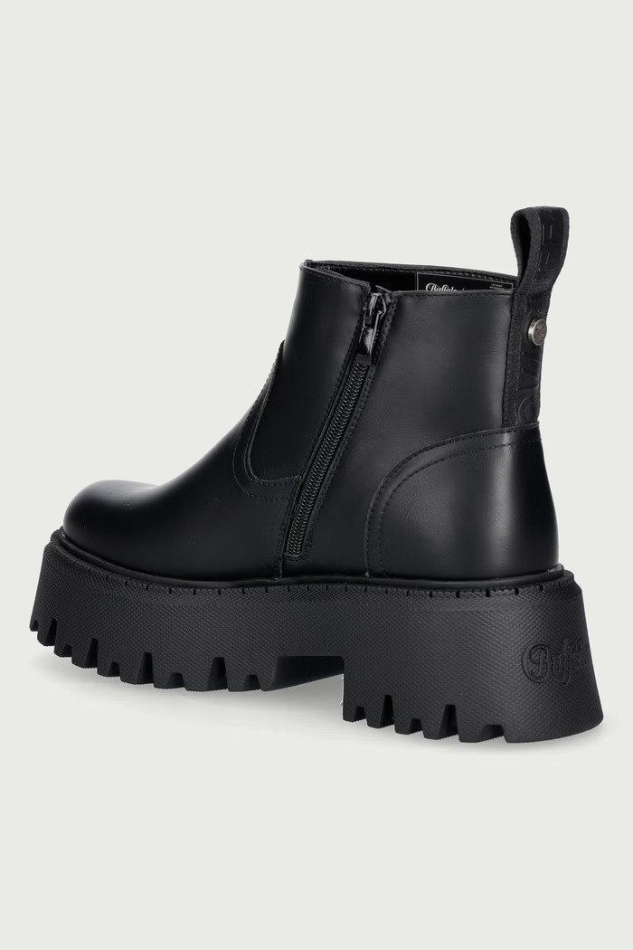 Obutev Buffalo Gležnarski čevlji s platformo ženski Aspen Boot Short 18594.BLK črna