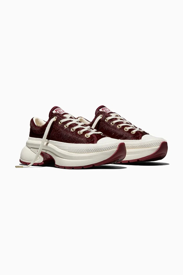 Converse Run Star Crush OX ниски кецове дамски A22399C бордо AW26