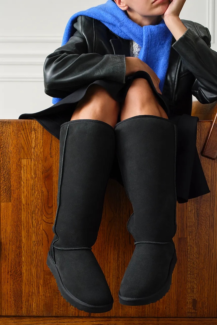 UGG W Classic Ultra Tall śniegowce damskie zamszowe 1182132.BLK