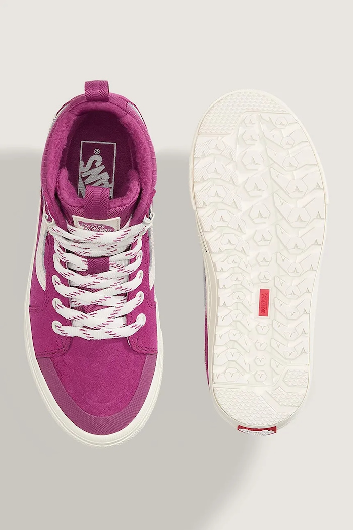 Sk8-Hi Waterproof Insulated MTE високи кецове дамски Vans VN000V85GSC1 виолетов