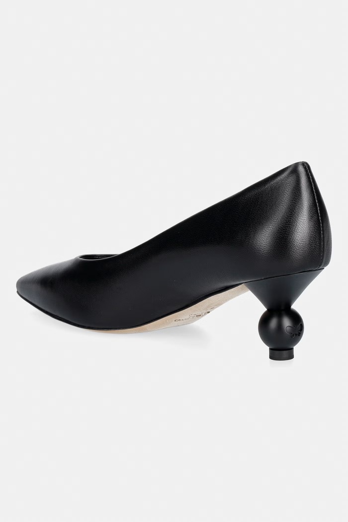 Obuwie Weekend Max Mara szpilki skórzane 2625526014600.BLACK czarny