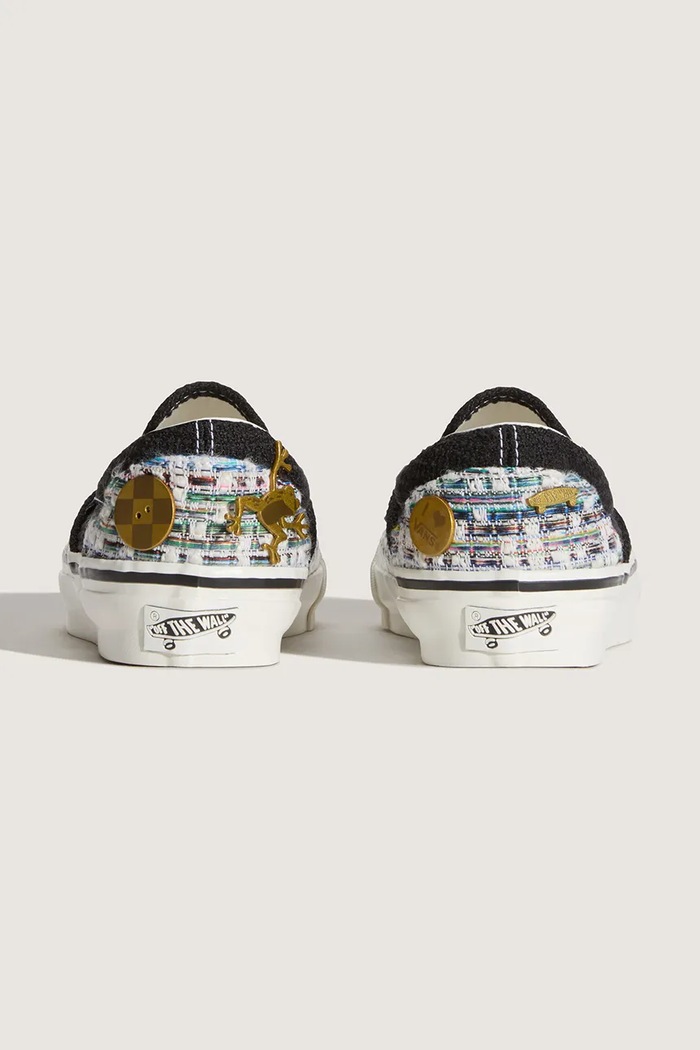 Παπούτσια Vans LX Classic Slip-On 98 πάνινα sneakers Γυναικεία VN000D9WY281 μαύρο