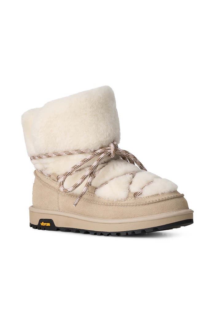 UGG W Classic Tread Fluffed Boot μπότες χιονιού Γυναικεία 1183490.MNL μπεζ AW26