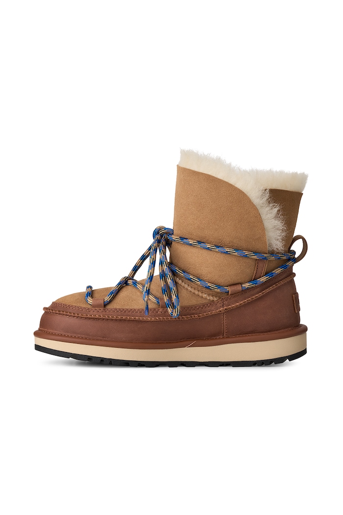 W Classic Tread Boot μπότες χιονιού γυναικείες δερμάτινες UGG 1180394.CHE καφέ