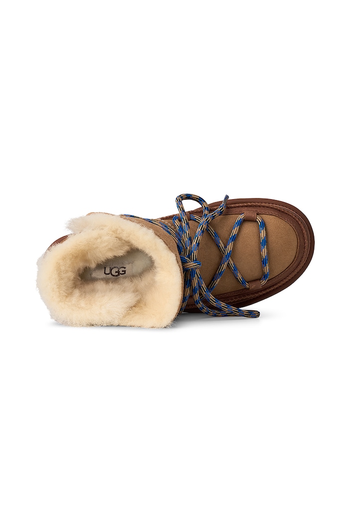 W Classic Tread Boot μπότες χιονιού γυναικείες δερμάτινες UGG καφέ 1180394.CHE