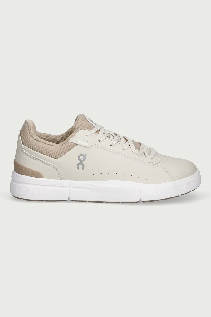 On The Roger Clubhouse sneakersy damskie 3WF30396045 beżowy AW26