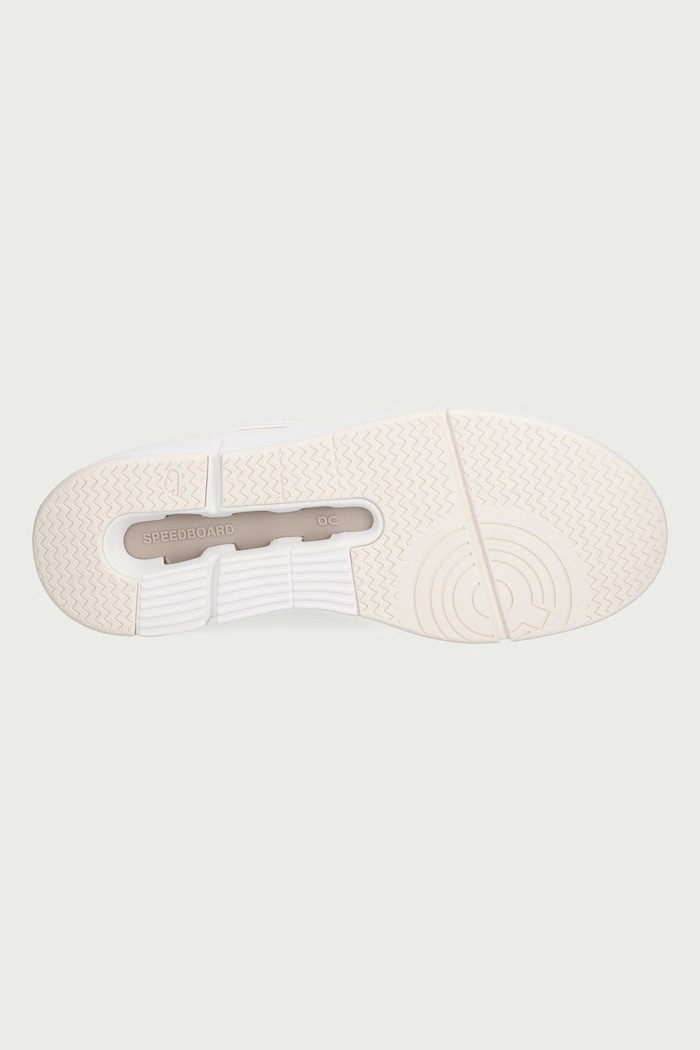 On The Roger Clubhouse sneakersy damskie 3WF10432257 biały