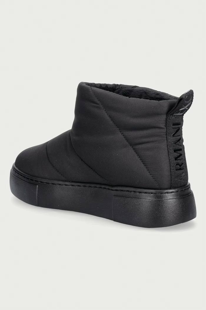 Obutev Armani Exchange snežni čevlji ženski XW003101.AF19615.UC001 črna