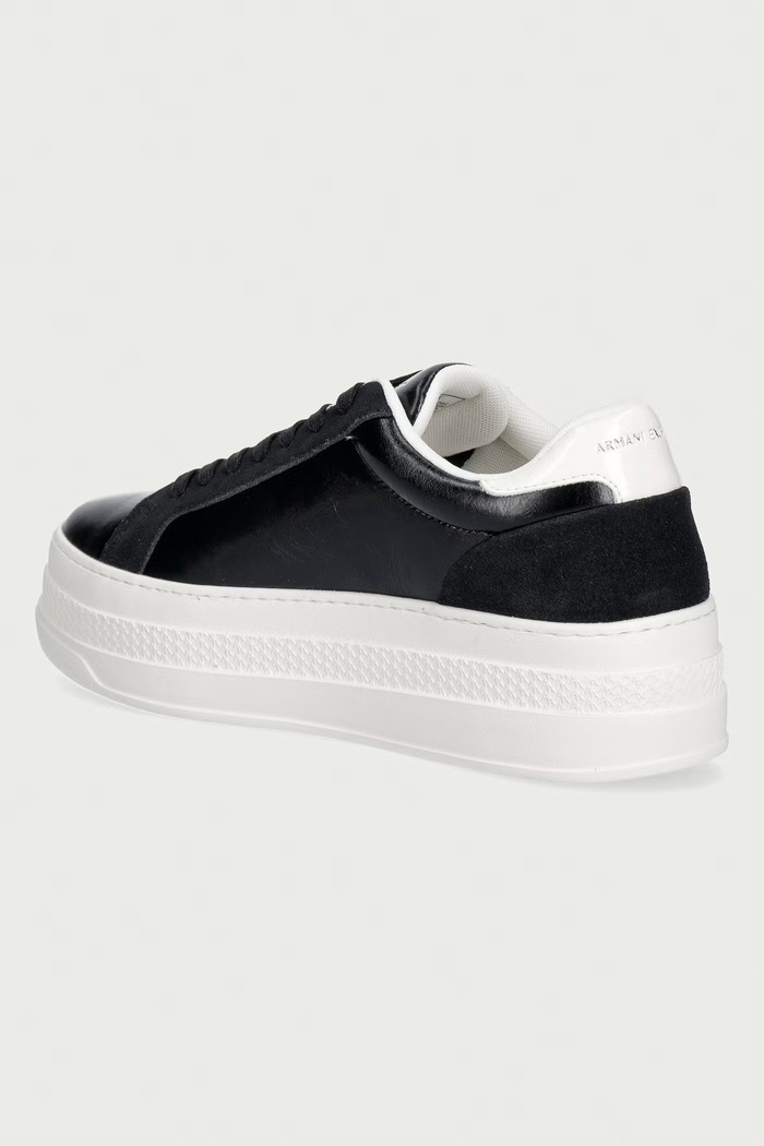 Взуття Armani Exchange кросівки жіночі XW003069.AF28692.MC482 чорний