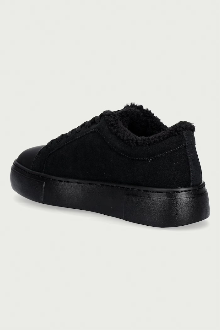 Взуття Armani Exchange кросівки жіночі XW003067.AF27450.UC001 чорний