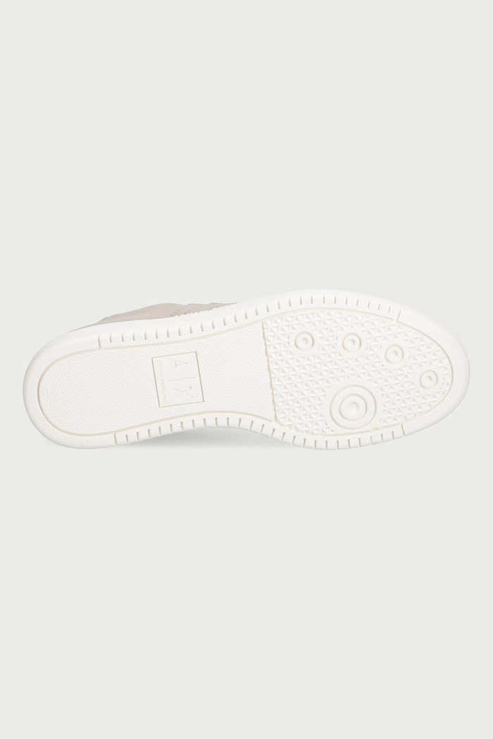 Armani Exchange маратонки дамски от велур XW002791.AF23058.M1428 бежов