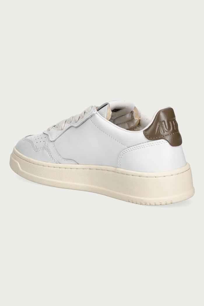 Obuwie AUTRY Medalist sneakersy na platformie damskie skórzane AULWLL28 biały