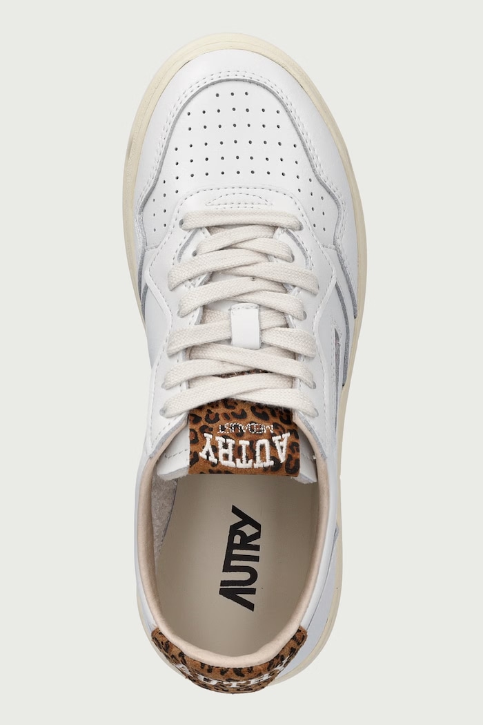 Medalist sneakers on a platform Women's leather AUTRY AULWHJ02 white