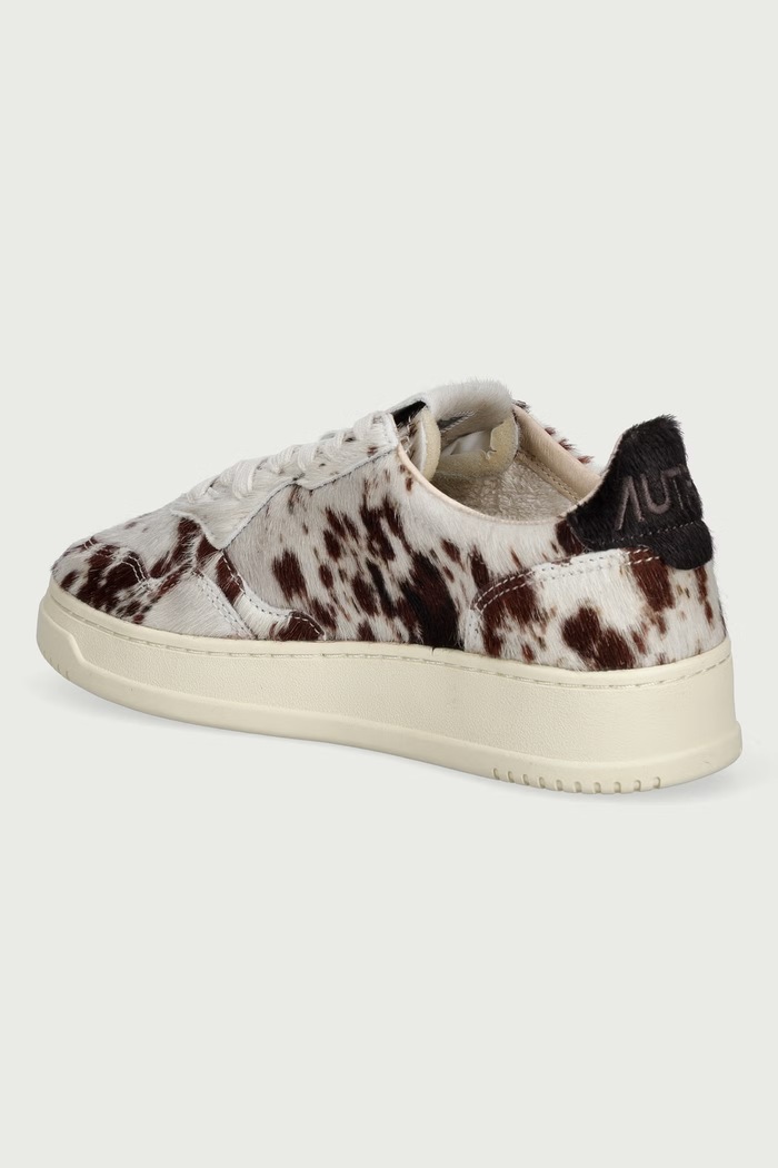 Shoes AUTRY Medalist sneakers Women's AULWJA05 beige