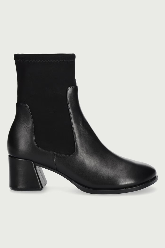 Camper Gležnjače za žene od kože Kora K400836.001 crna AW26