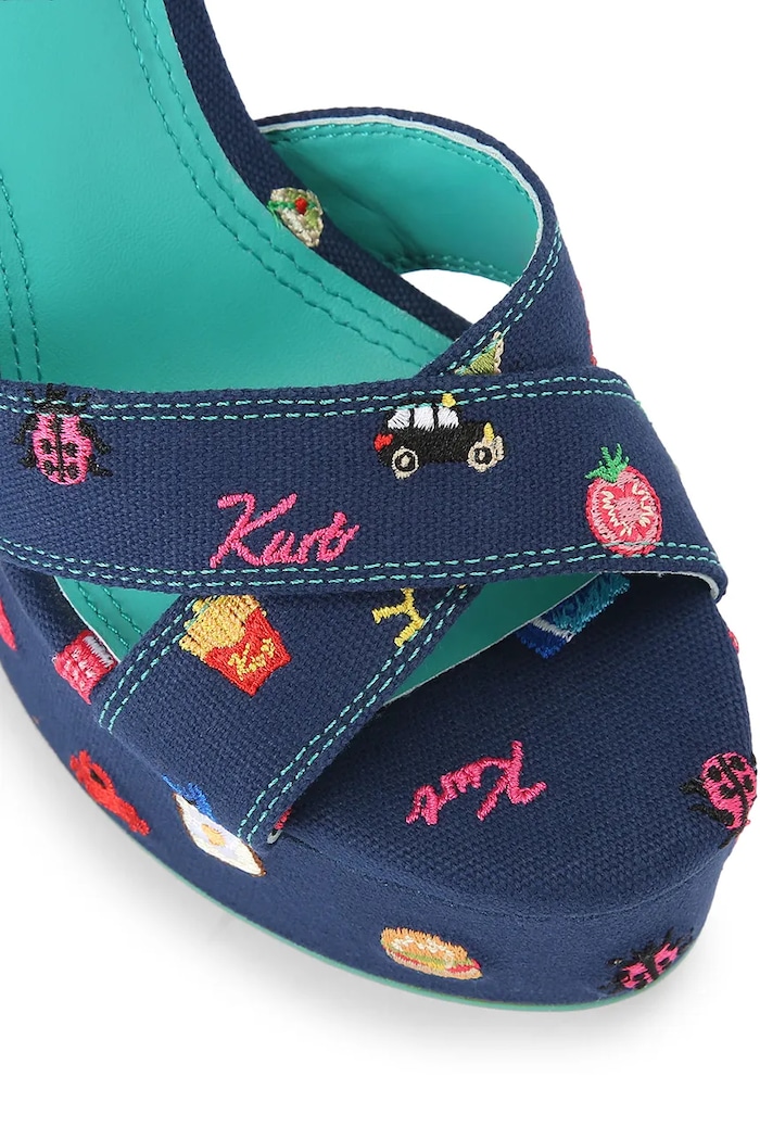Obuwie Kurt Geiger London sandały na wysokim obcasie Embroidery Platform Navy Canvas 5855484339 niebieski