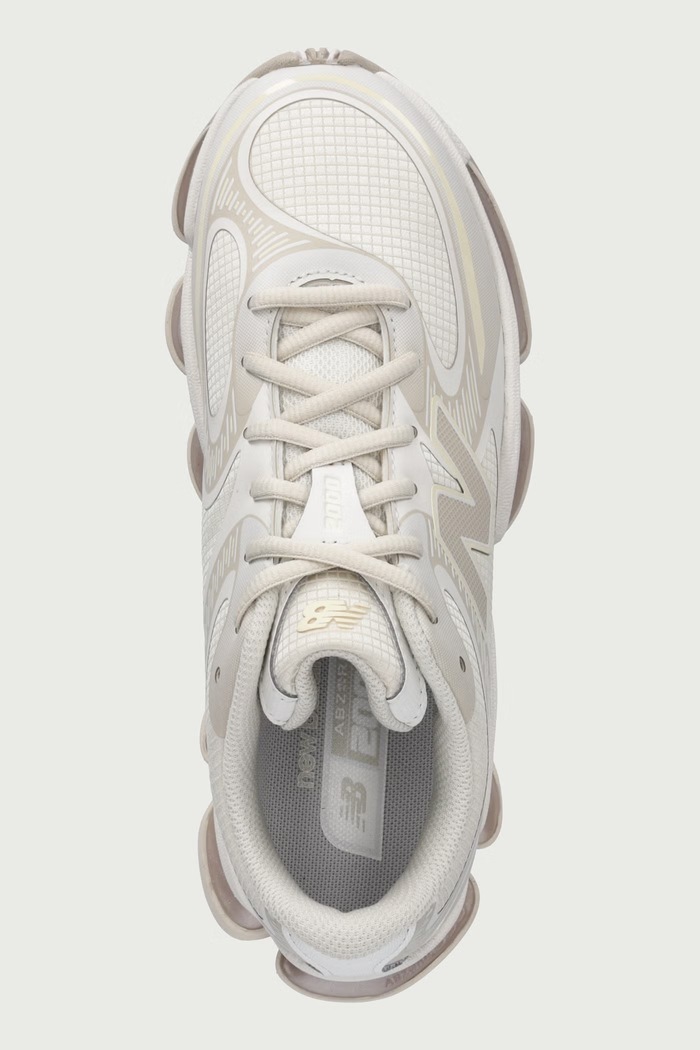 2000 sneakers Γυναικεία New Balance U20004PO μπεζ