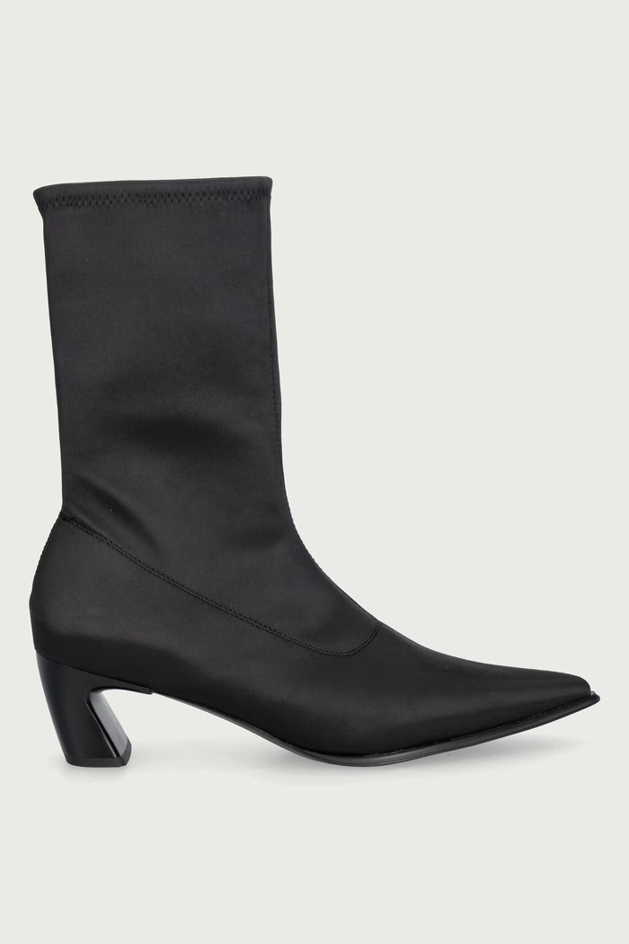 Vagabond Shoemakers Členkové čižmy dámske ILONA 6232.439.20 čierna AW26