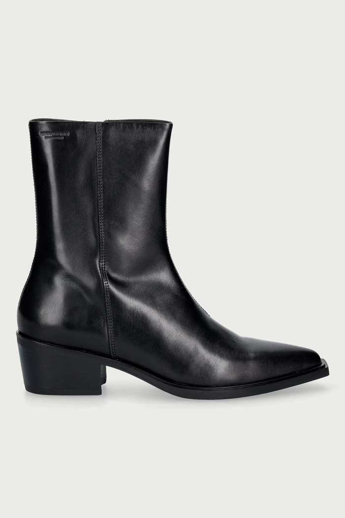 Vagabond Shoemakers Gležnarski čevlji ženski usnjeni KELSEY 6210.101.20 črna AW26