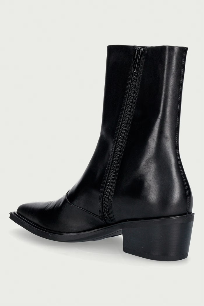 Obutev Vagabond Shoemakers Gležnarski čevlji ženski usnjeni KELSEY 6210.101.20 črna