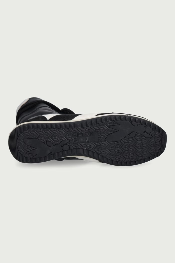 Sneakersy damskie skórzane Patrizia Pepe czarny 8Y0033.V038.X2BD