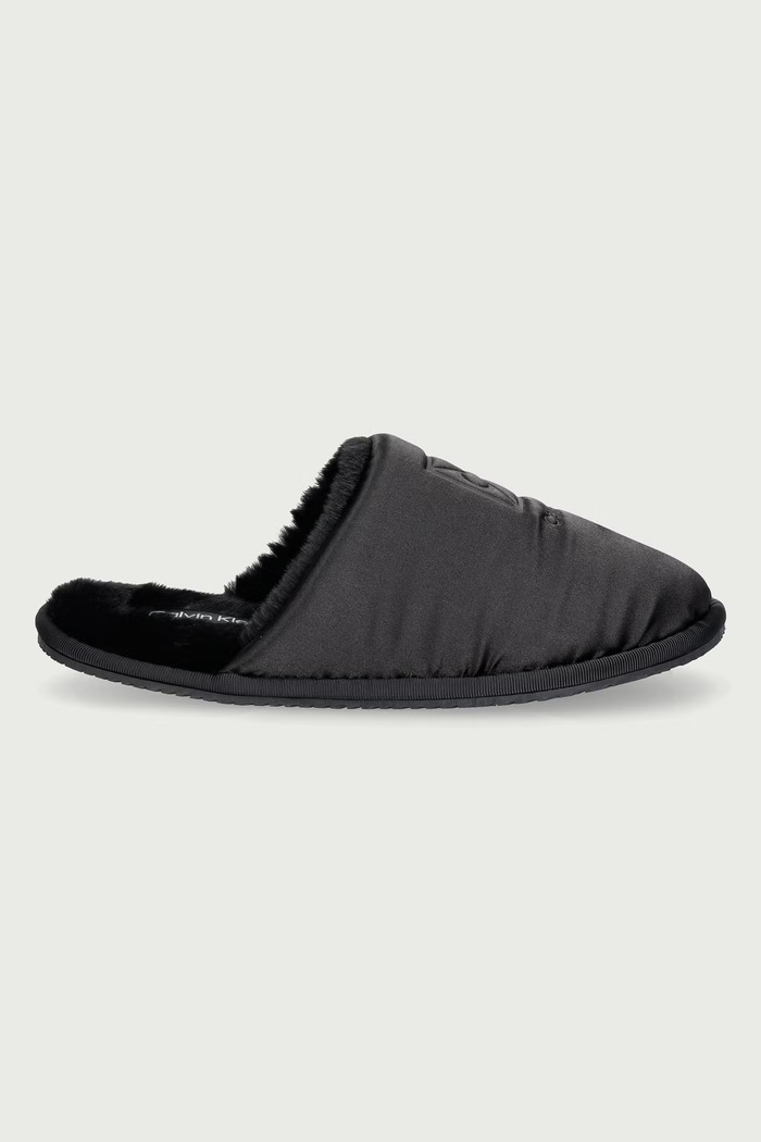 Calvin Klein Papuče za žene od mekog materijala HOTEL SLIPPER SATIN WL EMBLEM HW0HW032140GJ crna AW26