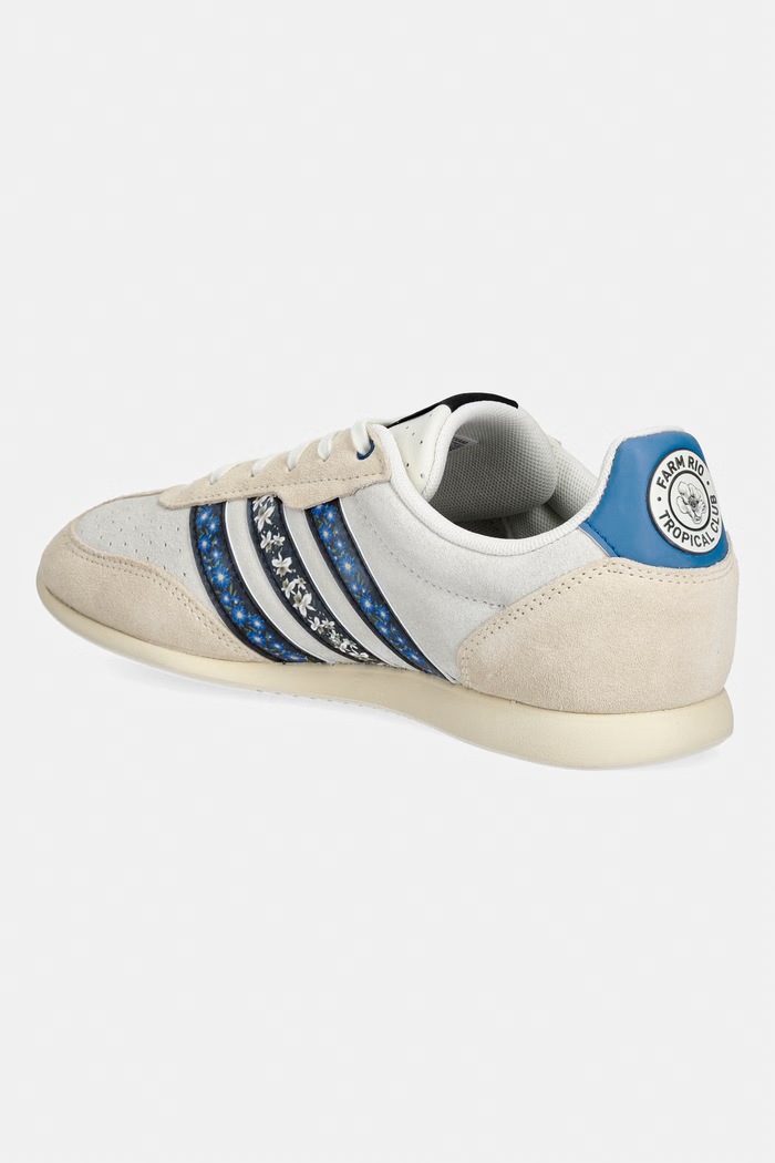 Obuwie adidas Barreda sneakersy damskie zamszowe KI2749 beżowy
