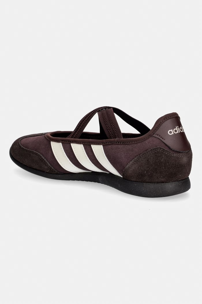 Obuwie adidas baleriny zamszowe Barreda Mary Jane KJ2255 brązowy