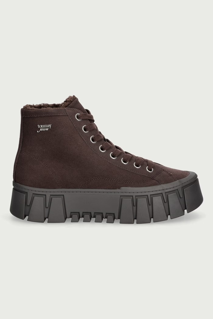 Tommy Jeans TJW PLATFORM SNEAKER MC WL sneakersy damskie zamszowe EN0EN03134 brązowy AW26