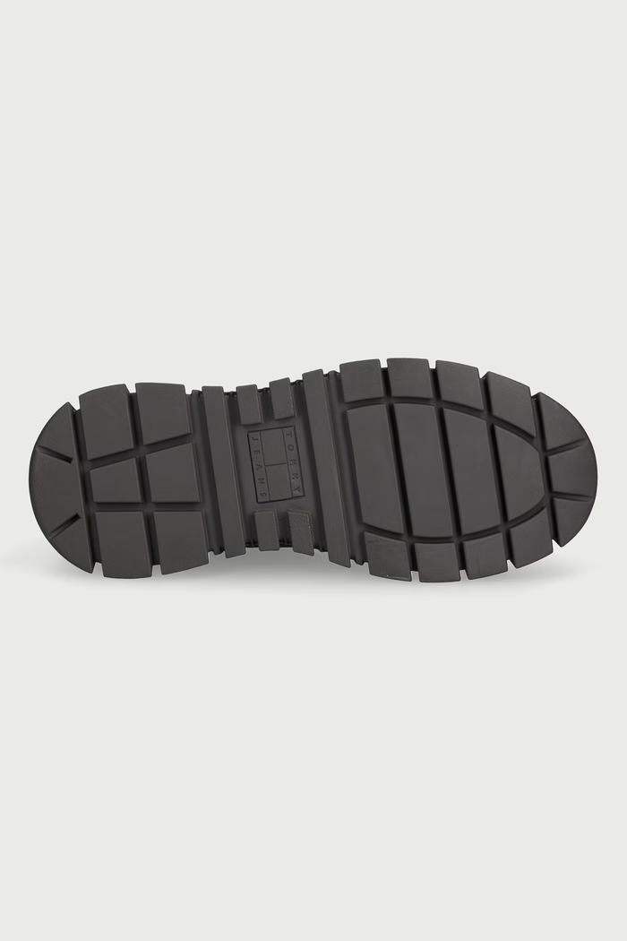 TJW PLATFORM SNEAKER MC WL sneakersy damskie zamszowe Tommy Jeans brązowy EN0EN03134