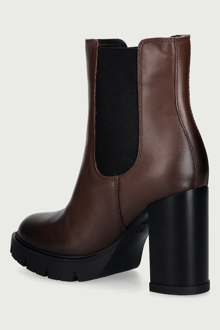 Obuwie Tommy Jeans Botki damskie skórzane TJW CHELSEA HIGH HEEL BOOTS EN0EN03112 brązowy