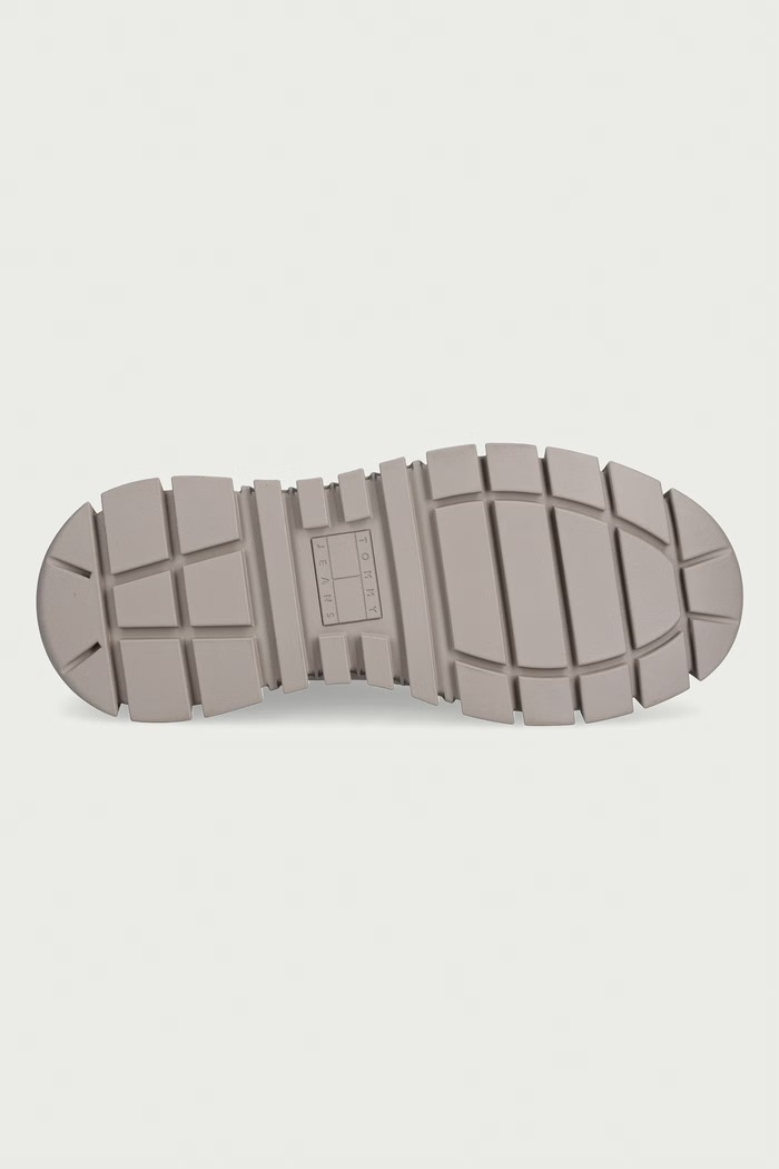 Tommy Jeans TJW PLATFORM SNEAKER SUEDE sneakersy damskie zamszowe EN0EN03132 szary
