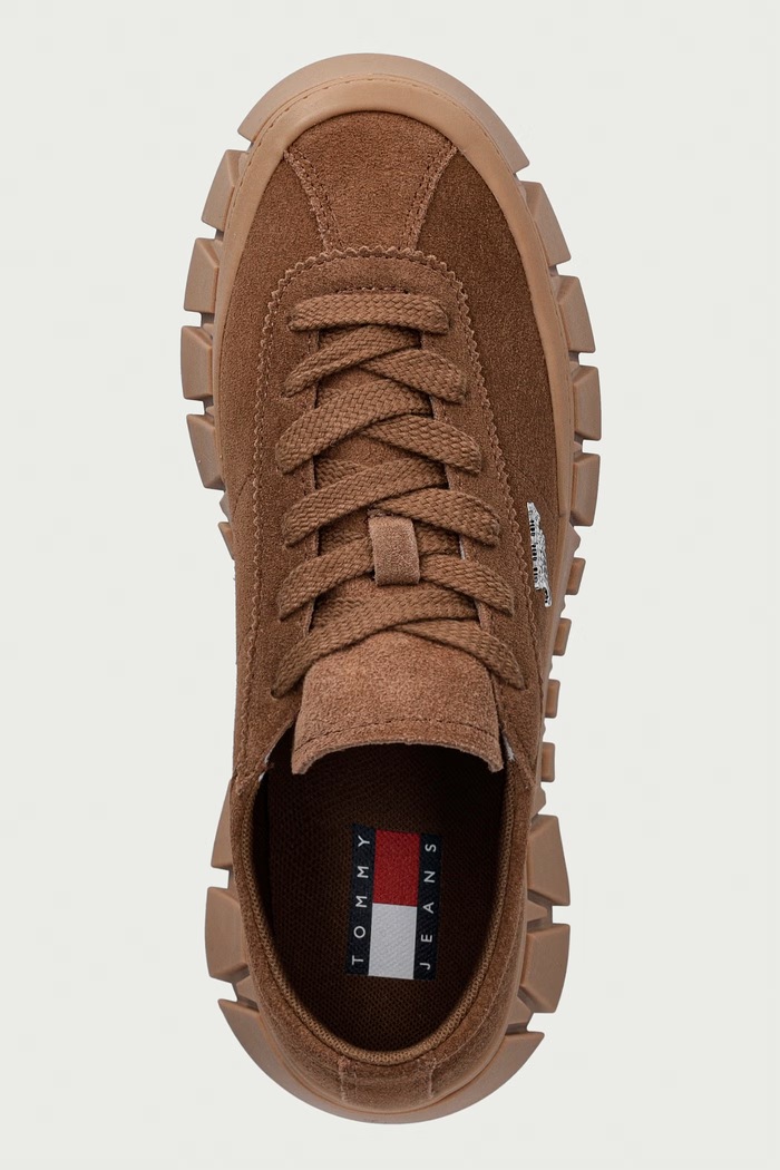 Tommy Jeans TJW PLATFORM SNEAKER SUEDE sneakersy damskie zamszowe brązowy EN0EN03132