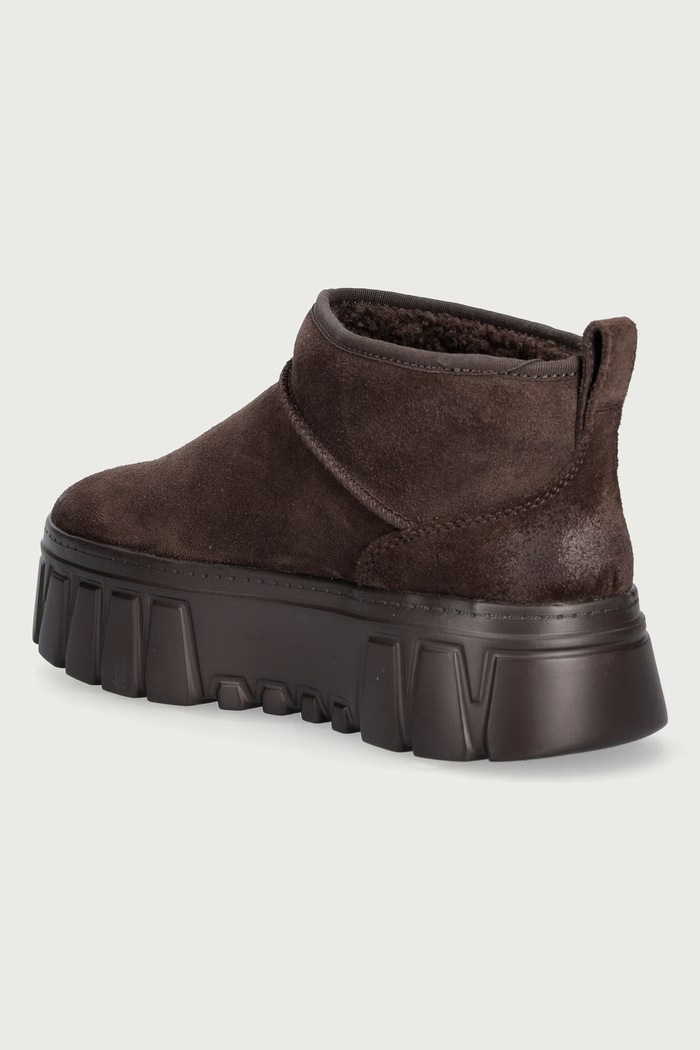 Obuv Tommy Jeans TJW SUEDE PLATFORM BOOTS WL snehule dámske kožené EN0EN03158 hnedá