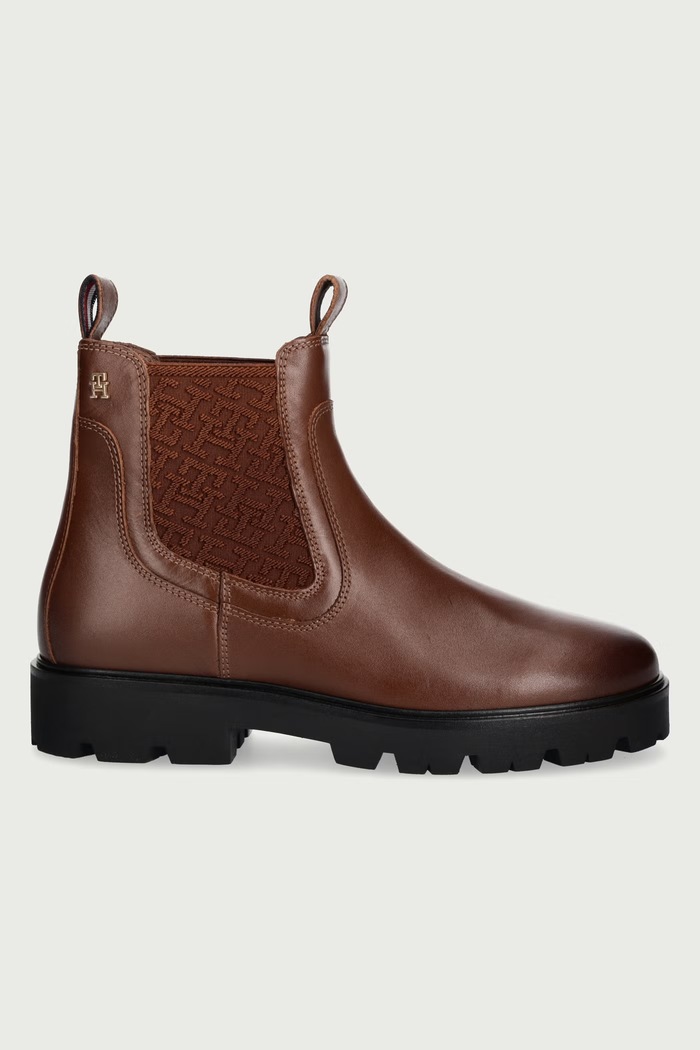 Tommy Hilfiger Ghete scurte pentru femei din piele TH MONOGRAM LEATHER CHELSEA BOOT FW0FW09562 maro AW26