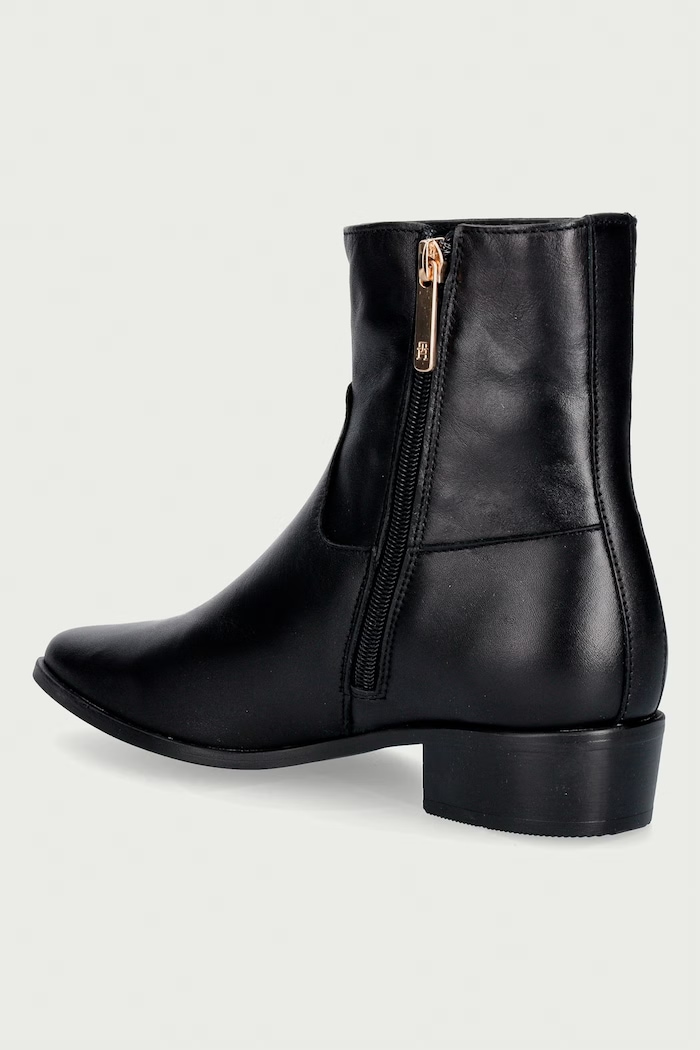 Obuwie Tommy Hilfiger botki damskie skórzane LEATHER ANKLE BOOT W ZIP FW0FW09921 czarny