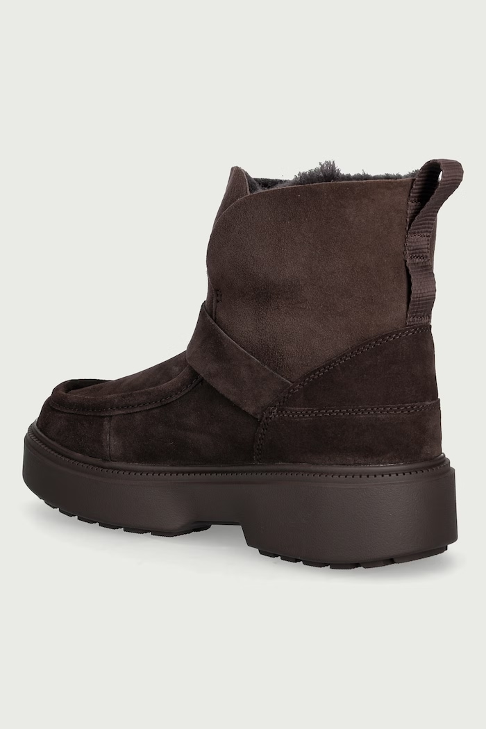 Obuwie Tommy Hilfiger Botki damskie zamszowe TH BUCKLE SHEARLING SNOW BOOT FW0FW09687 brązowy