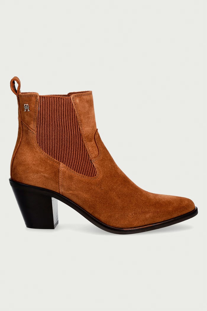 Tommy Hilfiger μπότες τσέλσι Γυναικείες σουέτ SUEDE WESTERN CHELSEA BOOT FW0FW09581 καφέ AW26
