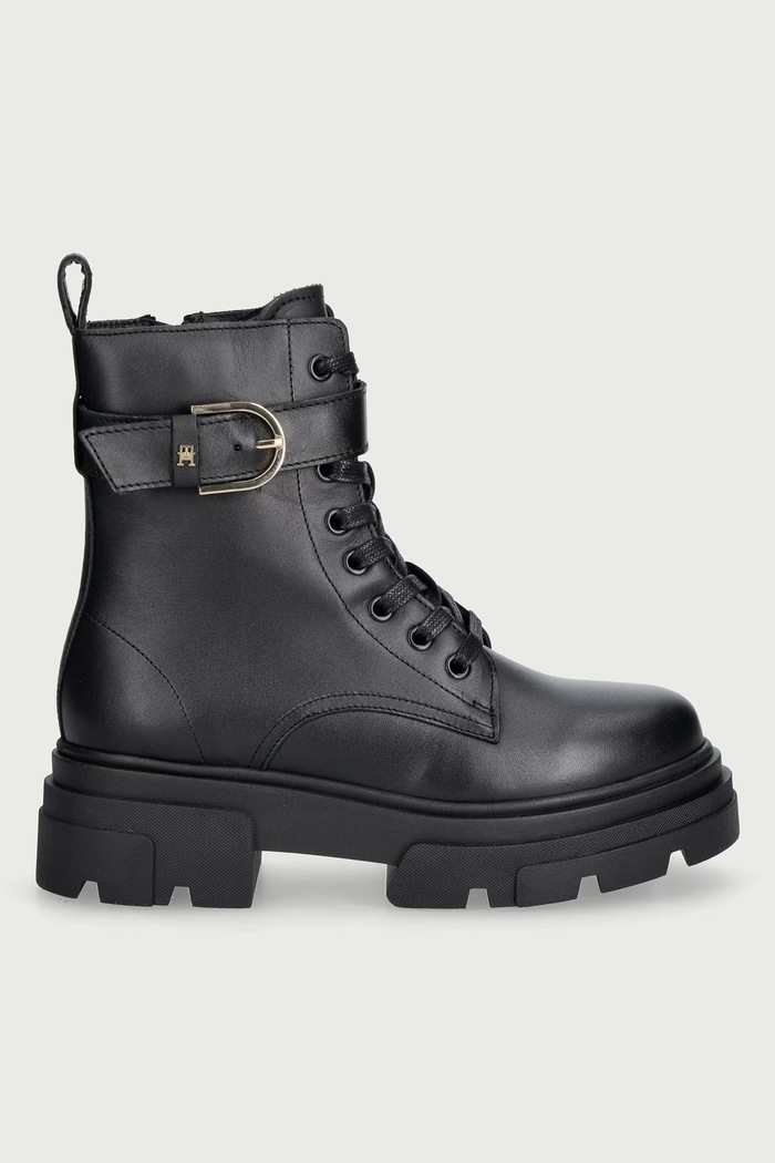 Tommy Hilfiger Workery dámske kožené LEATHER TH BUCKLED LACE-UP BOOT FW0FW09550 čierna AW26