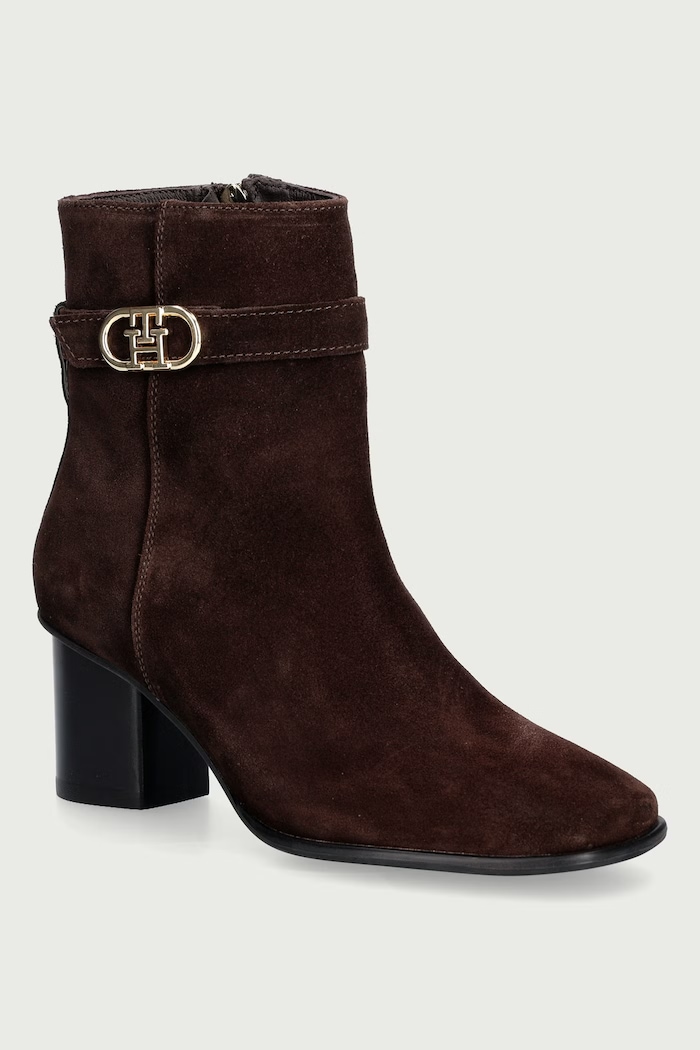 Tommy Hilfiger Botine cu toc jos pentru femei din piele întoarsă TH STRAP SUEDE BLOCK HEEL BOOT maro FW0FW09521