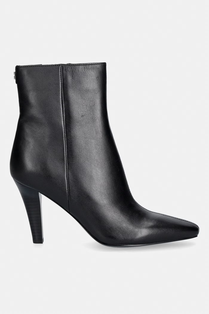 Guess stivali alla caviglia su una spilla da donna in pelle RAFFA FLTRFF.LEA10.BLACK nero AW26