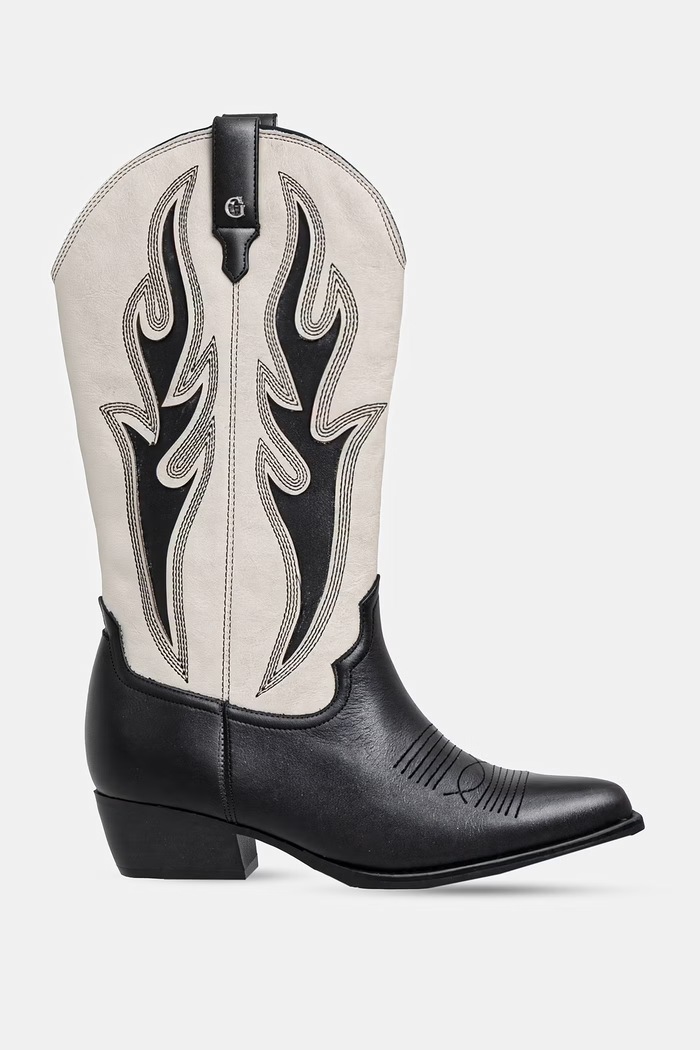 Guess kaubojske čizme za žene od kože LARGENA FLTLRG.LEA11.BLKIV crna AW26