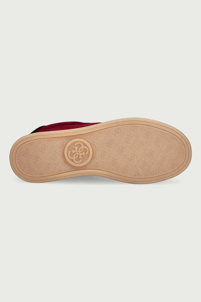 JHELL2 sneakersy damskie zamszowe Guess bordowy FLTJHE.SUE12.RED