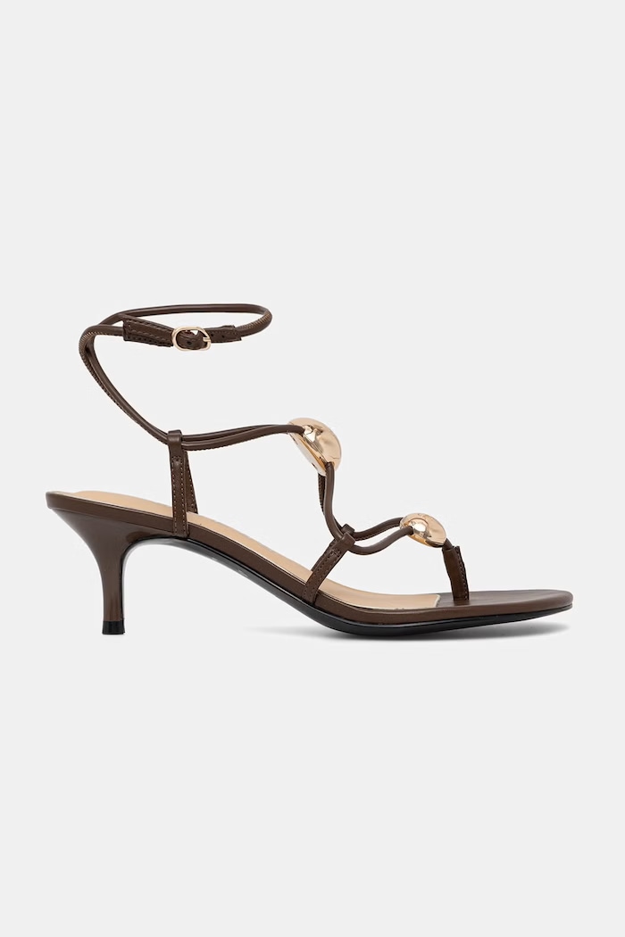 Guess sandale na tanku potpeticu AYSEE FLTAYS.ELE03.DBROW smeđa AW26